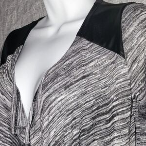 🌼3 for 30🌼Gray Heather Cardigan XS Junior 14 Faux Leather Shoulders Y2K fun